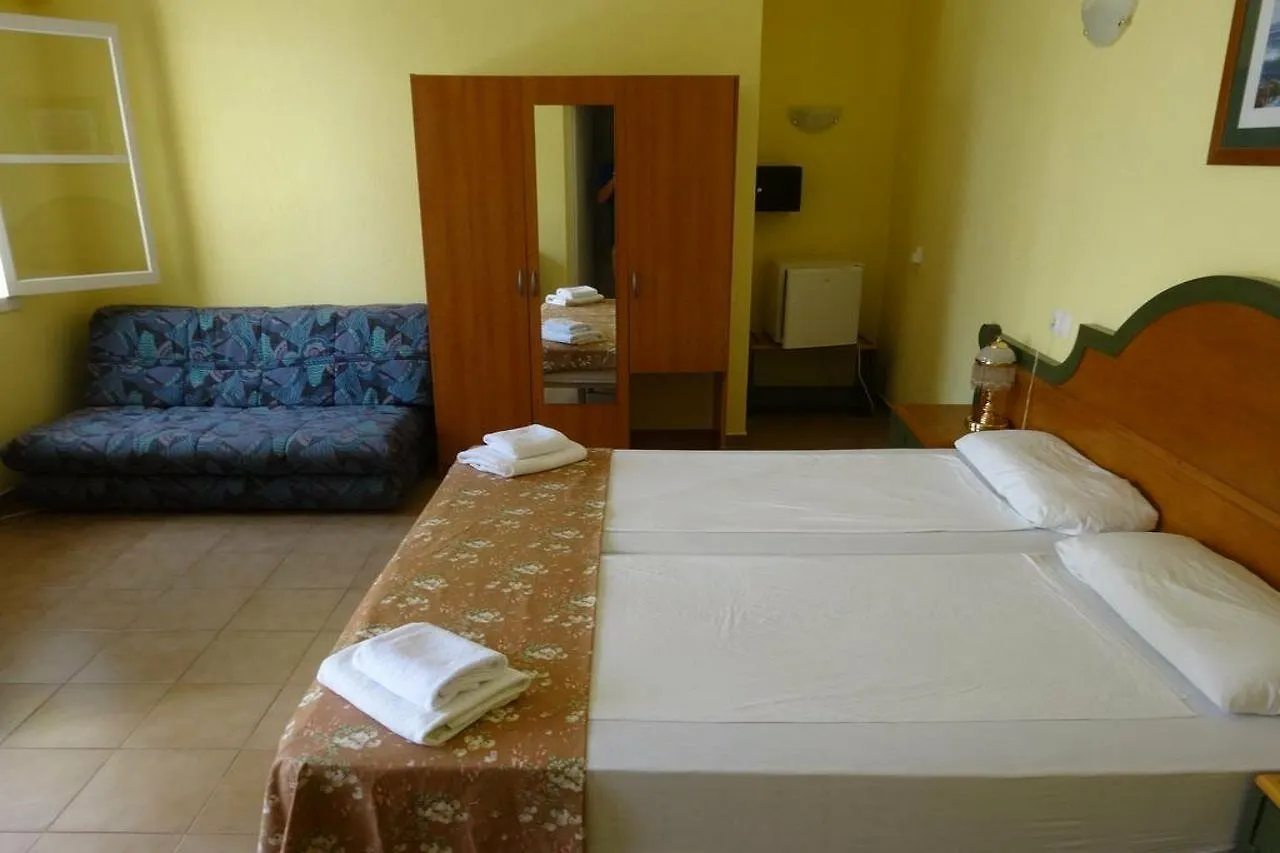 Hostal Amistad Пагуэра 2*,